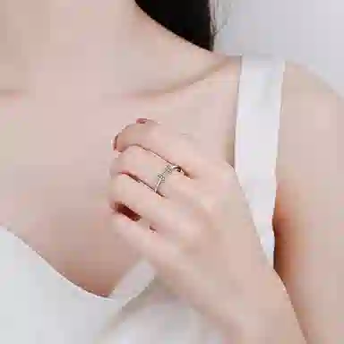 S925