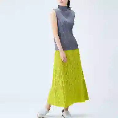 PLEATS PLEASE ISSEY MIYAKE