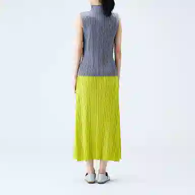 PLEATS PLEASE ISSEY MIYAKE