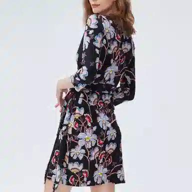 DIANE VON FURSTENBERG FW23 V