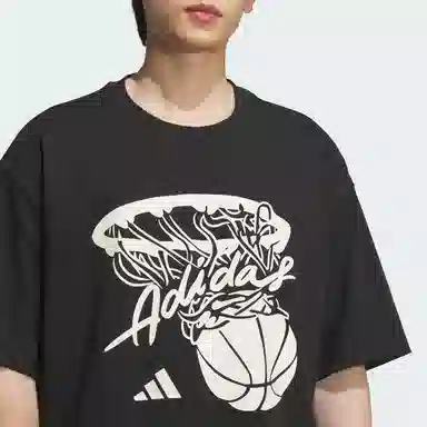 adidas BASKETBALL SS25 HOT SHOT T-SHIRT T