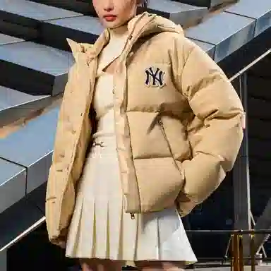 MLB FW23 Yankees Hooded Down Jacket Sand