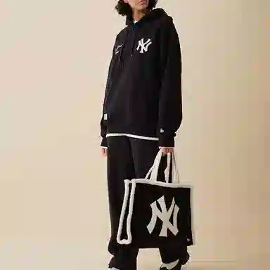 New Era x MLB Yankees Hoodie Black