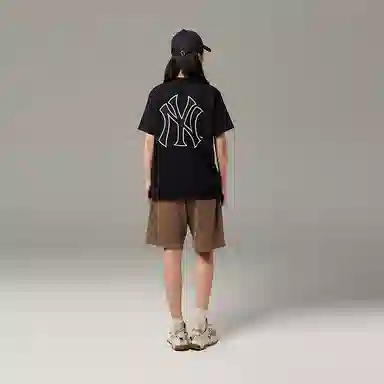 New Era x MLB Yankees Logo Tee Black