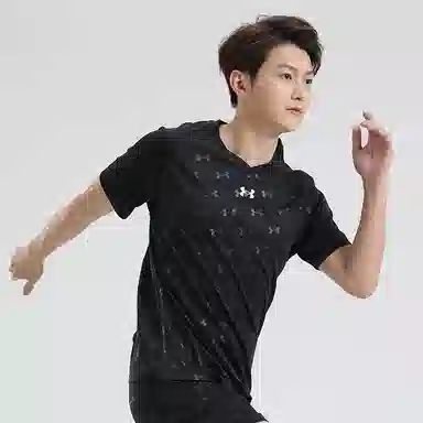 Under Armour T