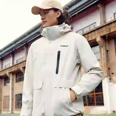 探路者  连帽舒适拉链连帽长袖  防水防风冲锋衣 男款