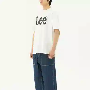 Lee T