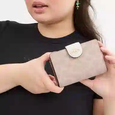 COACH Corner Zip Signature