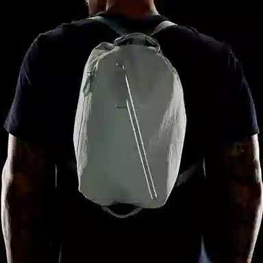 lululemon Fast Track 10L