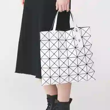 ISSEY MIYAKE Lucent Tote