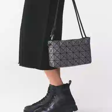 ISSEY MIYAKE LOOP MATTE