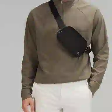 lululemon Everywhere Belt Bag Black Gold