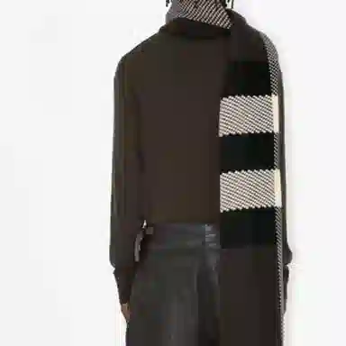 Burberry Check Fringed Wool Scarf Gray