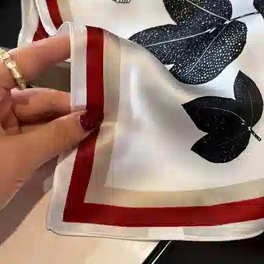 纳兰杜 减龄优雅薄款高级感通勤小方巾穿搭装饰夏季 丝巾 女款 黑白色花卉