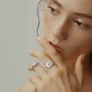 leclic WET DRAPERY Hand ins