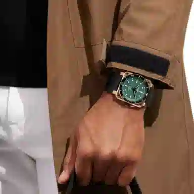 BELL ROSS 300 42mm BR0392-D-LT-BRSRB