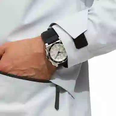 BELL ROSS INSTRUMENTS 300 42mm BR0392-D-WH-STSRB