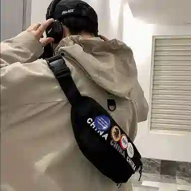 回力 国潮胸包男休闲百搭运动单肩包背包学生潮流斜挎包 尼龙 男女通用 黑白色