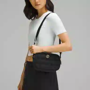 lululemon 2L Crossbody