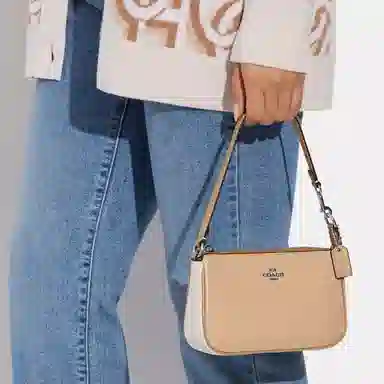COACH Nolita 19