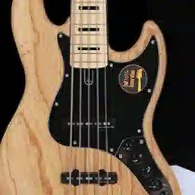 SIRE "Marcus Miller" () V7 Vintage Bass AshBody