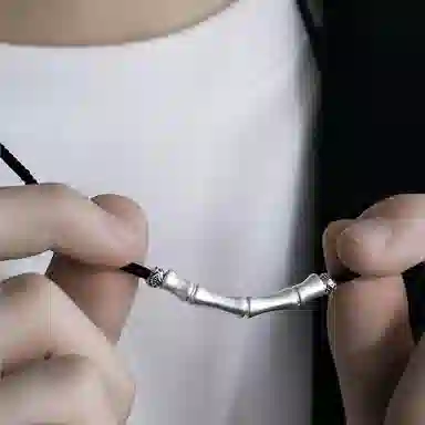 999