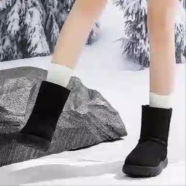 SNOW FLYING