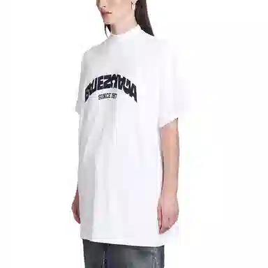 Balenciaga T