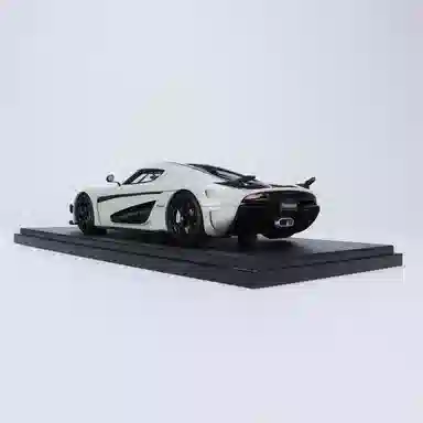 GT SPIRIT 118 GT Spirit REGERA Black Line 888