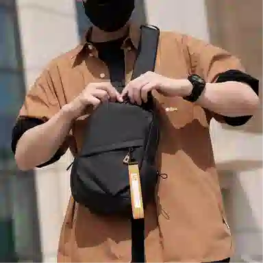 彤彤兔 潮搭简约多功能时尚运动 牛津布 胸包 男款 多色