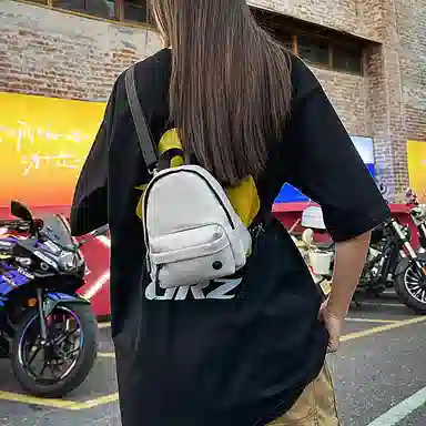 醇龙 时尚精致运动百搭轻便纯色洋气简约清新日常通勤 皮膜拼尼龙 斜挎包单肩包 男女同款情侣款 多色