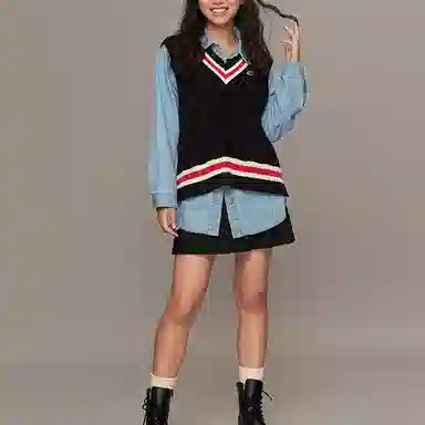 GAP V-Neck Knit Vest