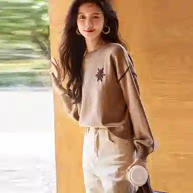 【dme】 纯色圆领长袖针织衫 女款 杏色