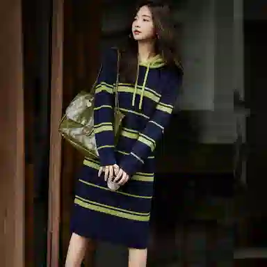 【dme】 条纹连帽针织长袖连衣裙 女款 藏青