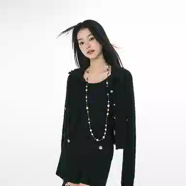 美洋 肌理金扣软糯短款小香夹克 女款