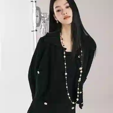 美洋 肌理金扣软糯短款小香夹克 女款