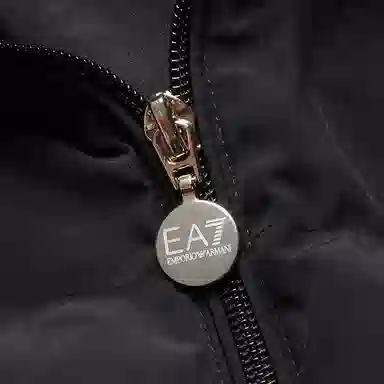 EMPORIO ARMANI EA7 Logo