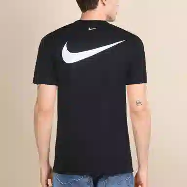 Nike Sportswear Swoosh T