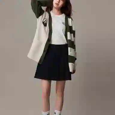 GAP Logo V-Neck Sweater