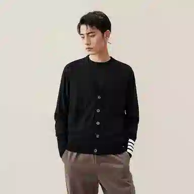 THOM BROWNE V