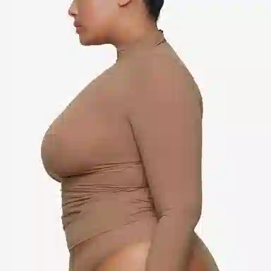 SKIMS FITS EVERYBODY TURTLENECK TOP T SIENNA