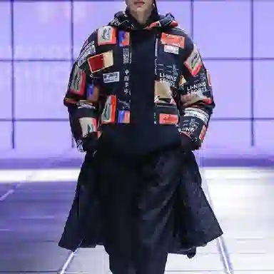 中国李宁 运动篮球系列 趣味满印宽松套头连帽卫衣 情侣款 拼色