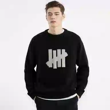 UNDEFEATED Logo Crewneck Sweater