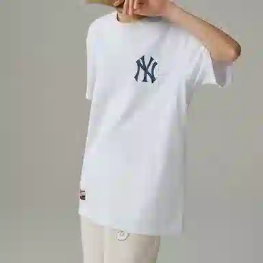 New Era MLB Yankees Logo T-Shirt White