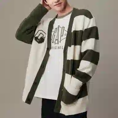 GAP Logo V-Neck Sweater