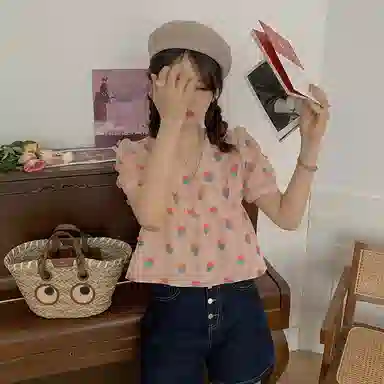 花栗鼠小姐 纯色高腰直筒牛仔短裤 女款