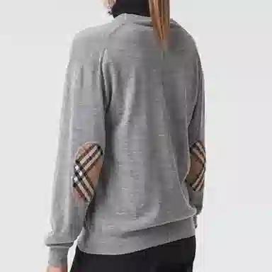 Burberry FW23 V