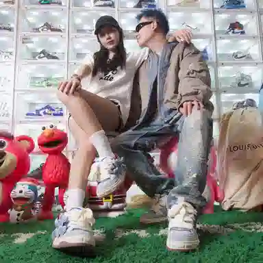 Ruby Scott Low Sneakers Blue