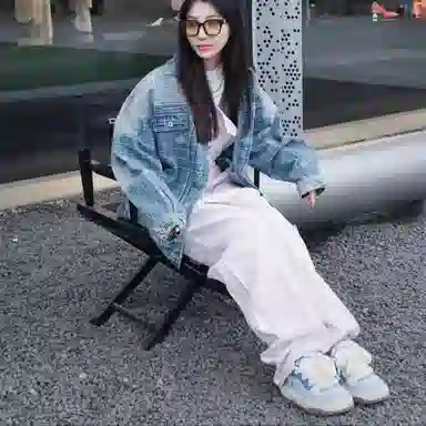 Ruby Scott Low Sneakers Blue