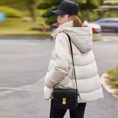 【dme】 纯色连帽拼接宽松休闲长袖羽绒服 女款 米白